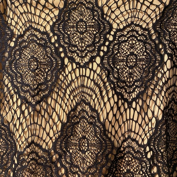 Mesh black and nude skirt. - Picture 2 of 2